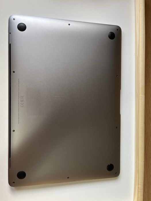 MacBook Air 13 2018 8GB 256GB SSD – Работи отлично