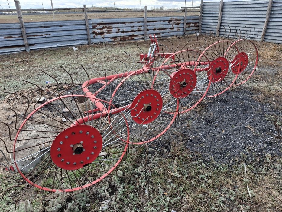 Продам трактор с агрегатами