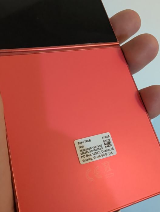 Telefon Samsung Galaxy Flip 7 512GB stare perfecta