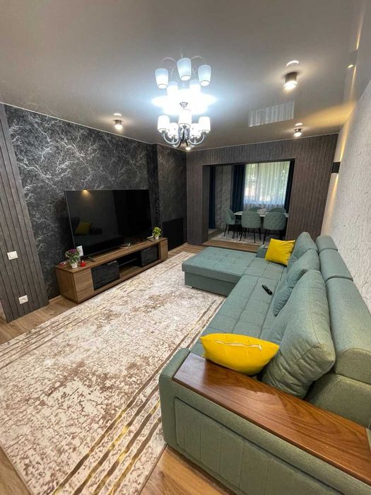 Диван новый(длина 180 глубина 90)