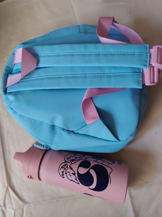Ghiozdan și sticlă Stitch