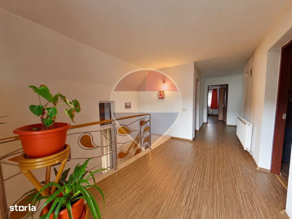 Casă / Vilă cu 4 camere de vânzare