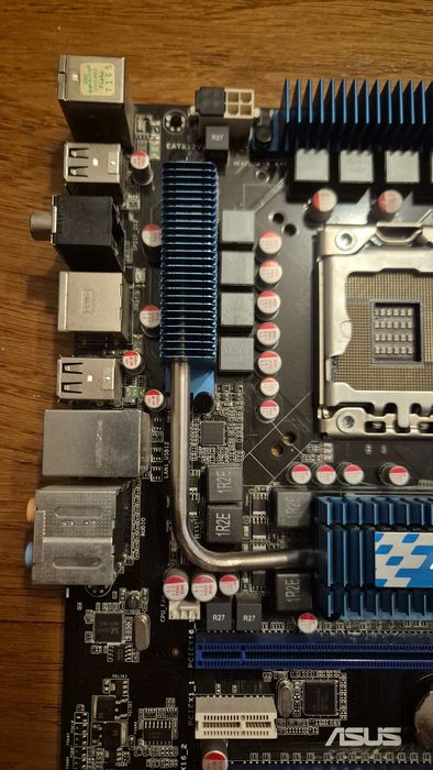 Kit Placă de Bază ASUS P6T SE + Procesor Intel i7-920 + I/O Shield