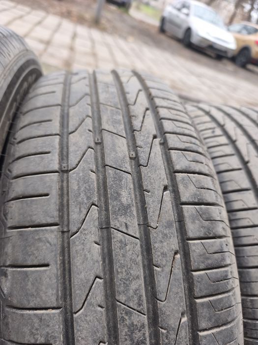 Гуми летни Hankook 205/60/16 4 броя dot 1725.