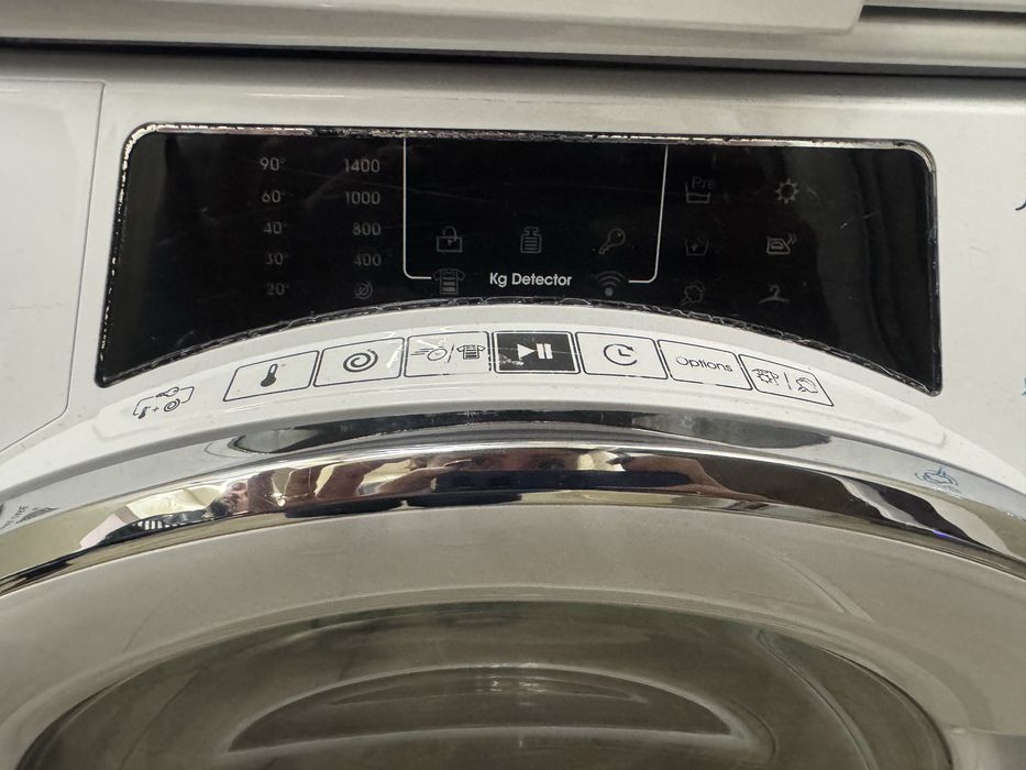 Пералня със сушилня