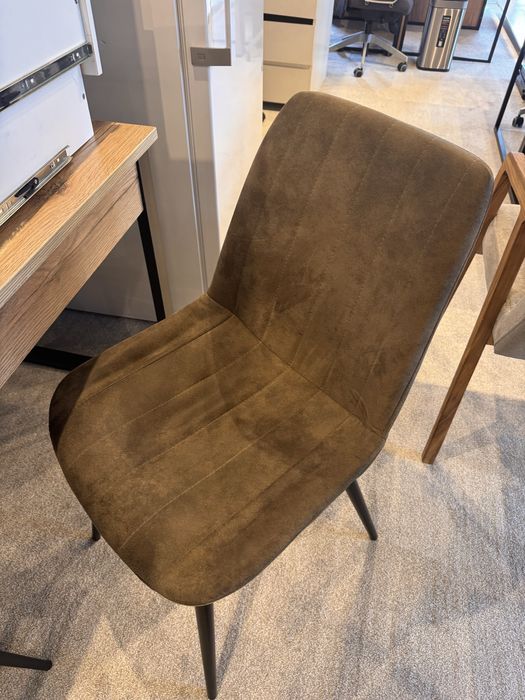 Продаю столы, стулья, стеллаж