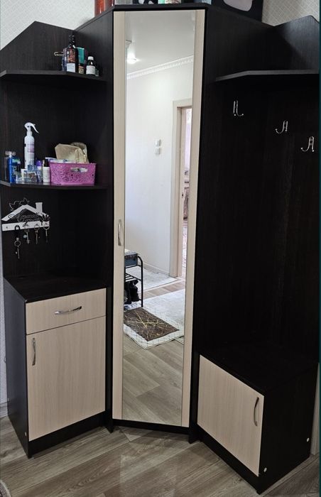 Продам прихожу угловой