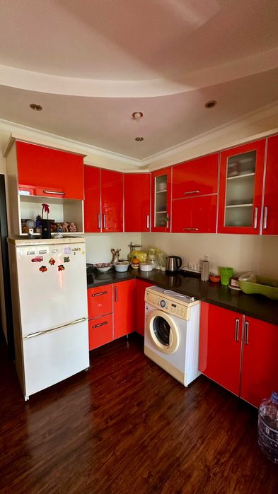 Продается 5-ти комнатная квартира на Карасу-1