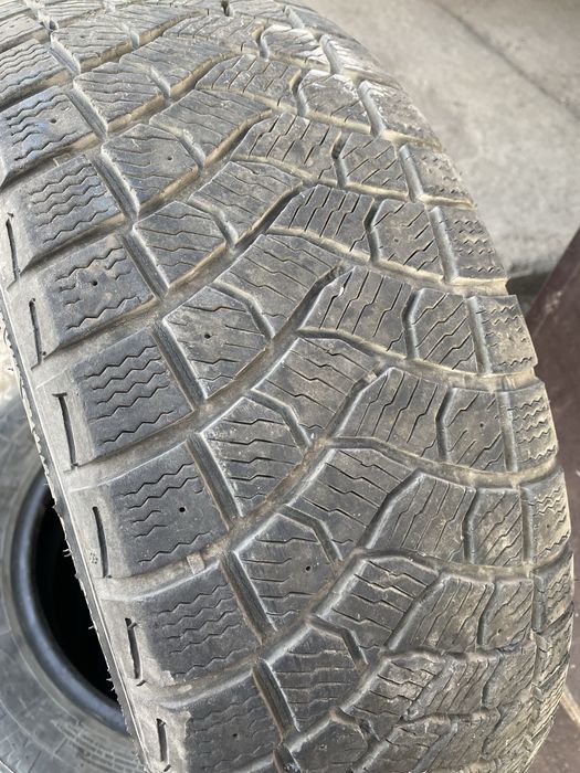 Зимние шины 215/60/16r