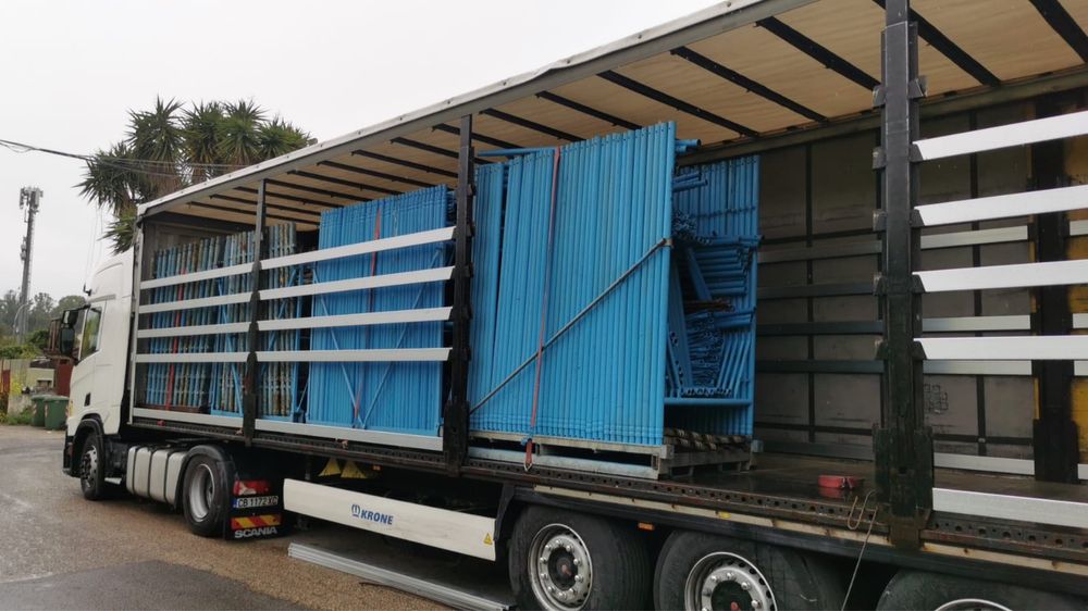 Фасадно скеле италианско рециклирано като ново