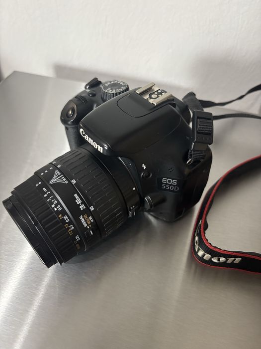 Фотоапарат canon 550d и 1300d с обектив