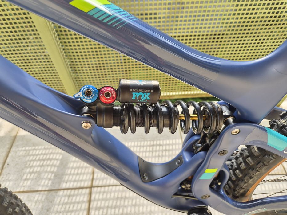 Yeti SB5 TURQ Series, carbon, mărime M