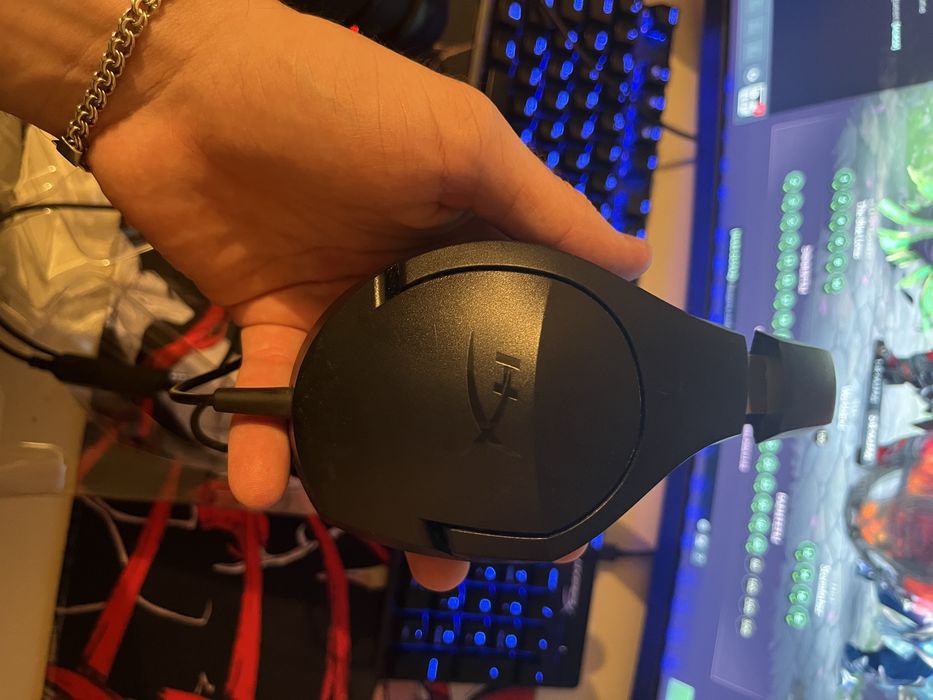 Продам игровые наушники HYPER X
