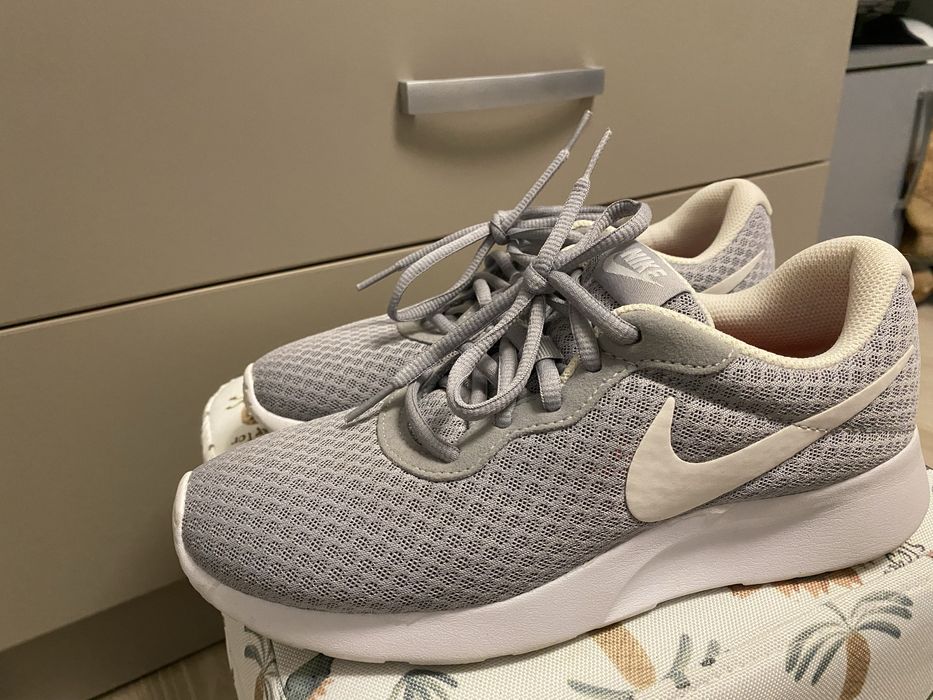 Adidasi Nike nr.38 jumate