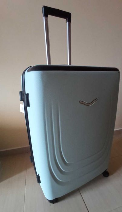 Голям куфар с 4 колела 80.6L, 74 x 51 x 31 cm, 4.3 kg, TSA ключалка