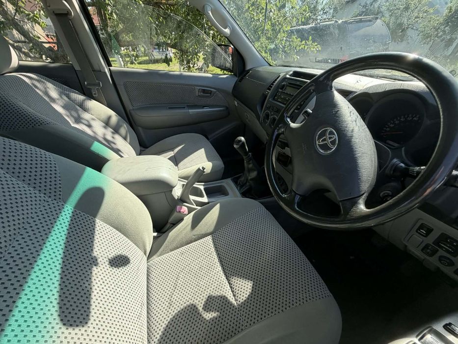 Toyota Hilux 3.0 2008 volan dreapta