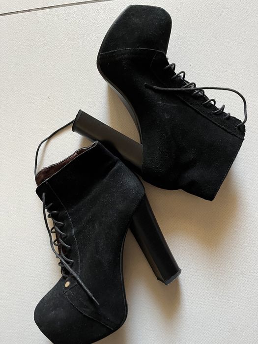 Ghete dama cu toc inalt