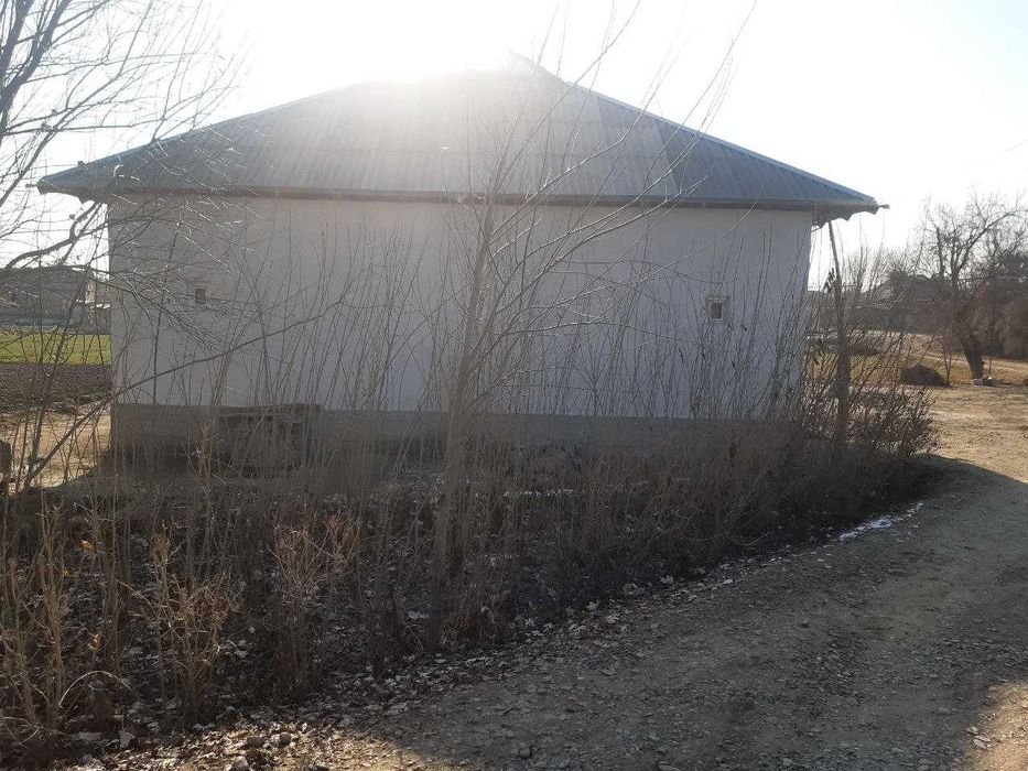 Ховли уй сотилади