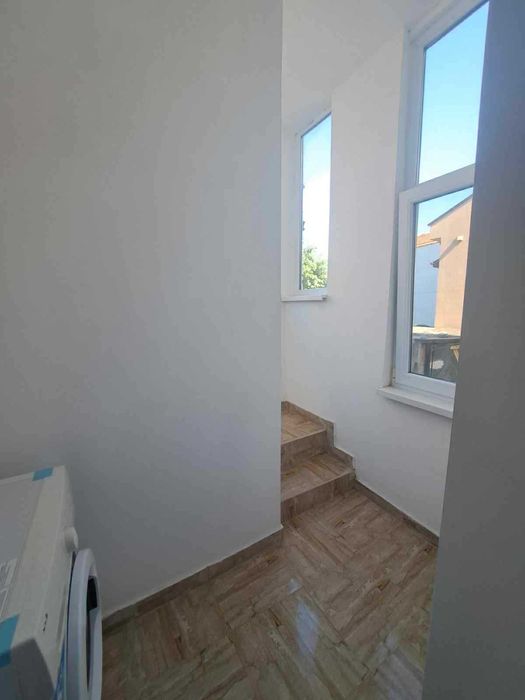 Дава се под наем Тристаен апартамент в Ямбол, Аврен - 90 кв.м за 433.5 € - Снимка #10