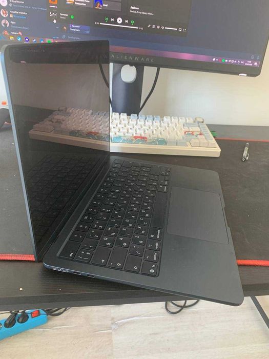 MacBook Air 13" M4 16GB RAM 256 GB 98%