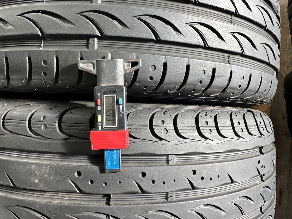 SET 2 Anvelope Vara 235/35 R19 91W SYRON Race 1