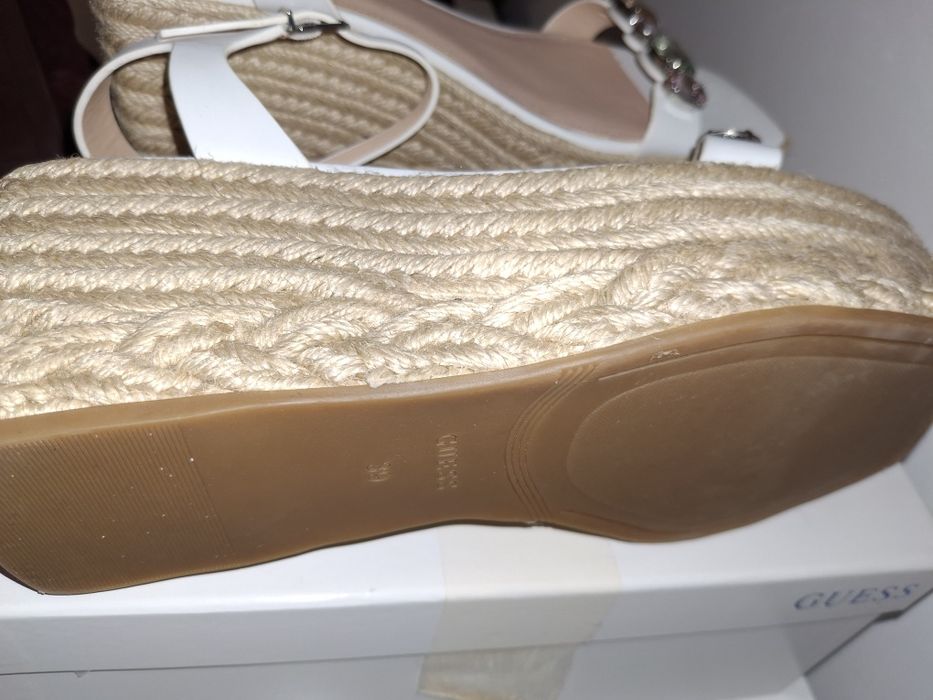 Sandale Guess  de vanzare