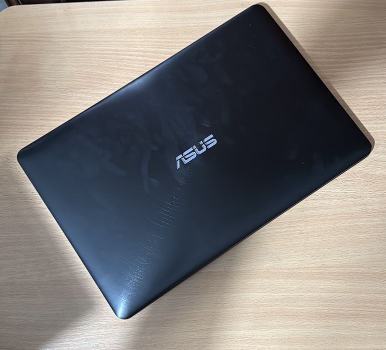 Laptop ASUS in stare apoape noua