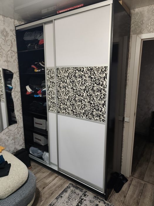 Шифонер с раздвижными дверями