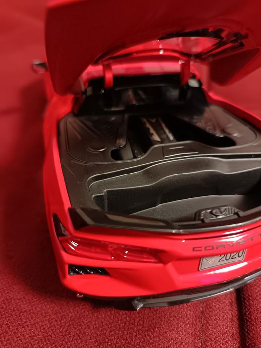 Vând macheta Chevrolet Corvette 1 18 2020