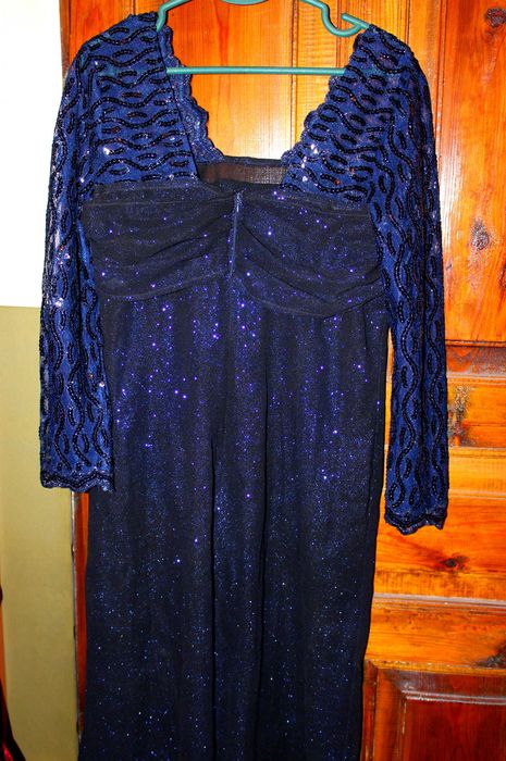 Вечернее платье с пайетками