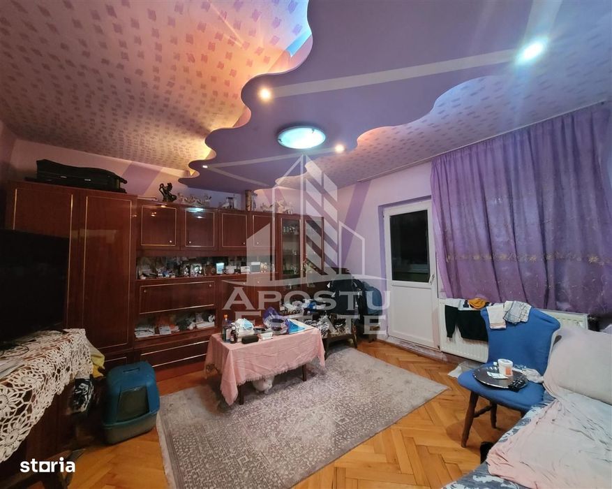 Apartament de vanzare cu 3 camere, 2 bai, zona Bucovina — fotografia 1