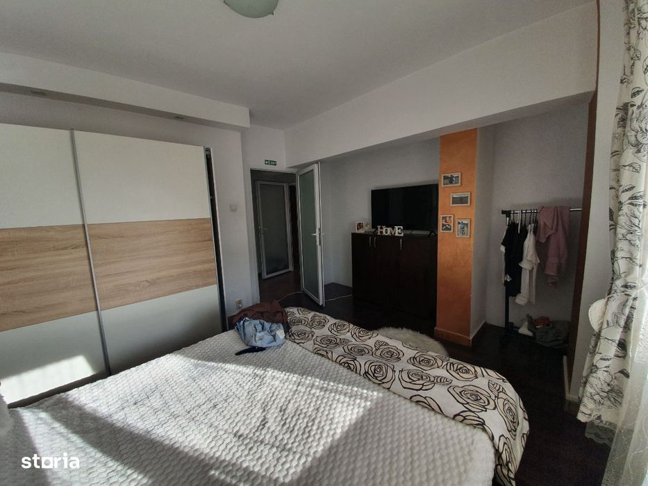 Piata M Viteazu, ap. 2 cam, et 1, mobilat, 350 euro