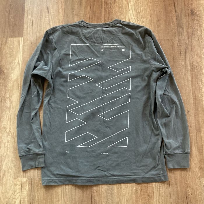 Блуза с графични елементи