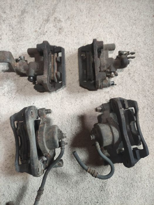 Продам суппорта на Мазда кронос