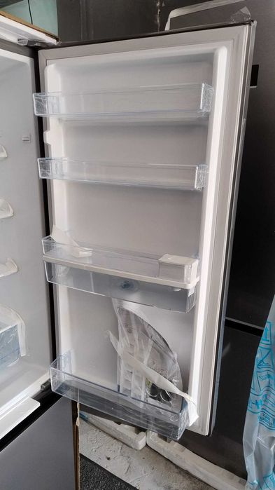 Чисто нов Комбиниран Хладилник с фризер Heinner Dispenser-Диспенсър Инокс 180 см