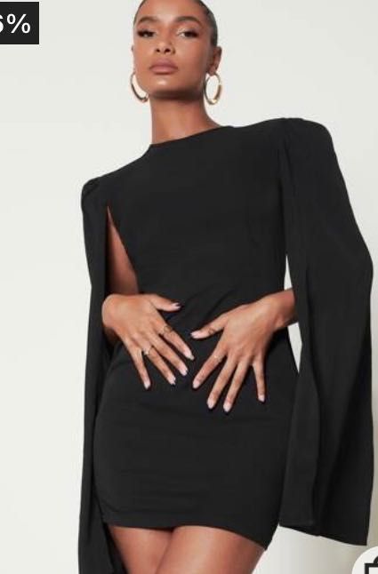 Rochie neagră, cu spatele gol