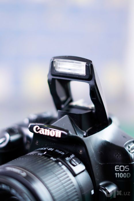 Зеркальная Камера Canon EOS 1100D; б\у