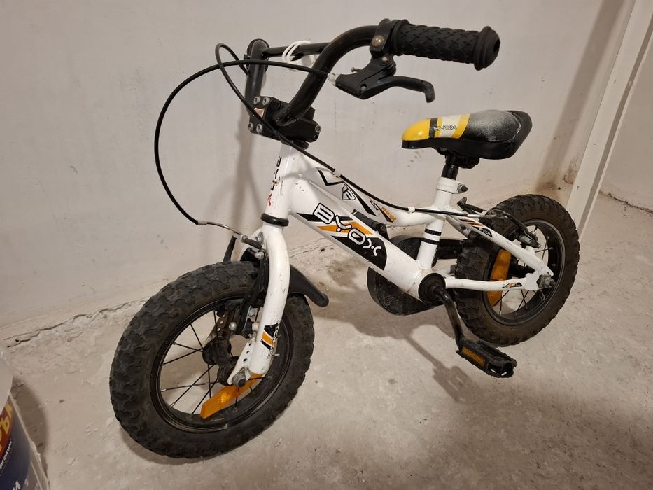 12.цола детско колело Byox