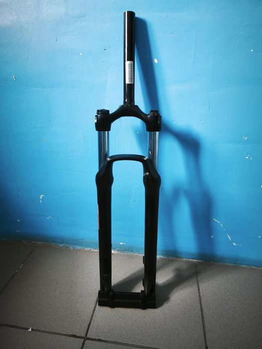 Вилка для велосипеда RST