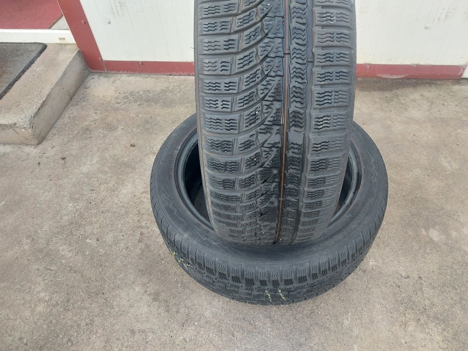 150 lei bucata! Doua anvelope M+S/IARNA 235 45 19 Nokian