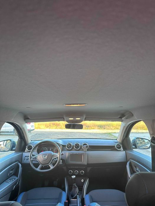 Vând Dacia Duster