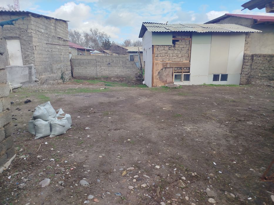 Продам под строительство 2сотых землю