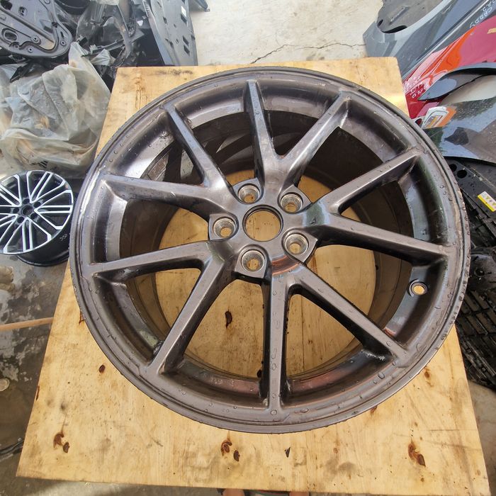 Tesla 18" MODEL 3 джанта