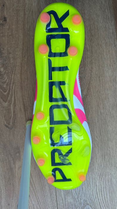 Футболни бутонки