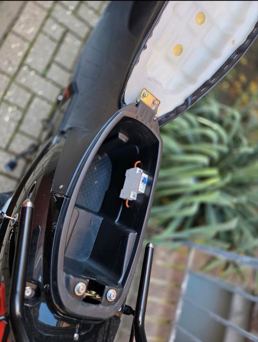 SCUTER TROTINETA ELECTRICA Rolektro Germania  25/45 km/h 2000 w