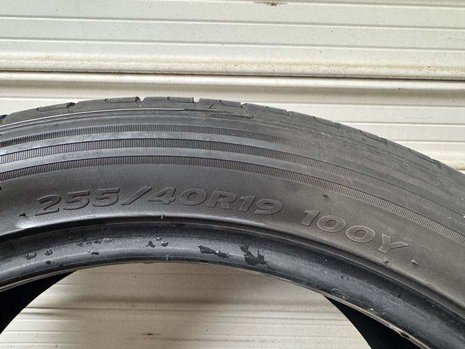 Автомобилни гуми 255 40 19 Momo