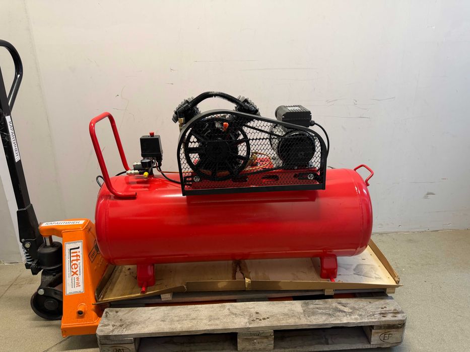 120119	Компресор 200L 2.2kW 250L/min 2цил. ремък RD-AC19