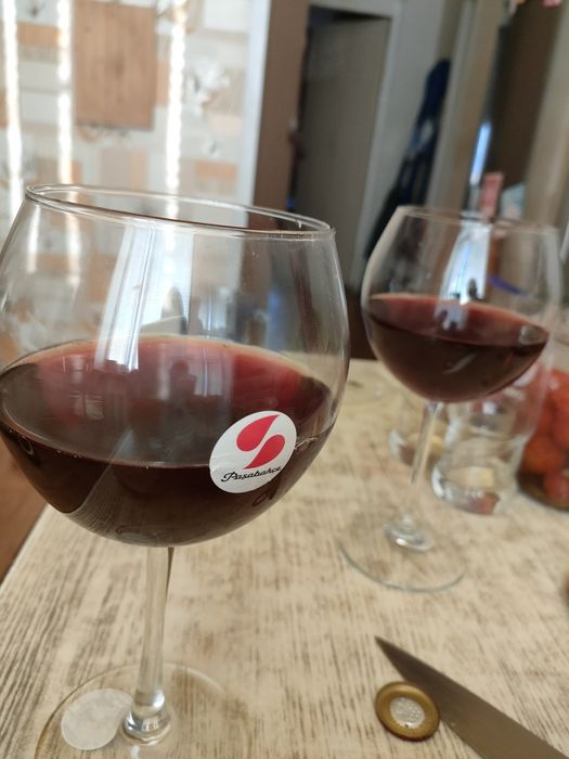 Продам кухонный стол 95; 60;76.