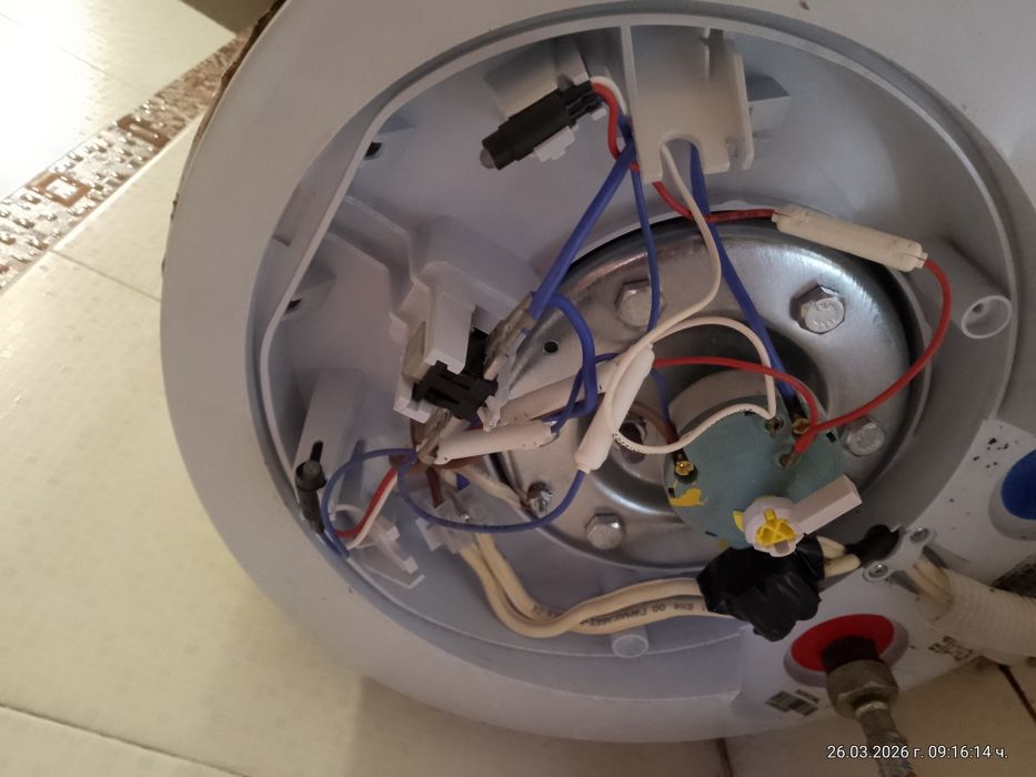 Продавам бойлер на Теси 5 годишен,работил много малко