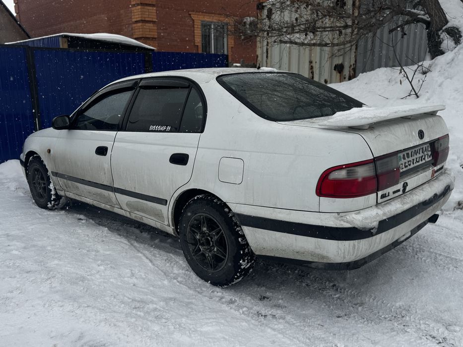 Продам тойота карина е